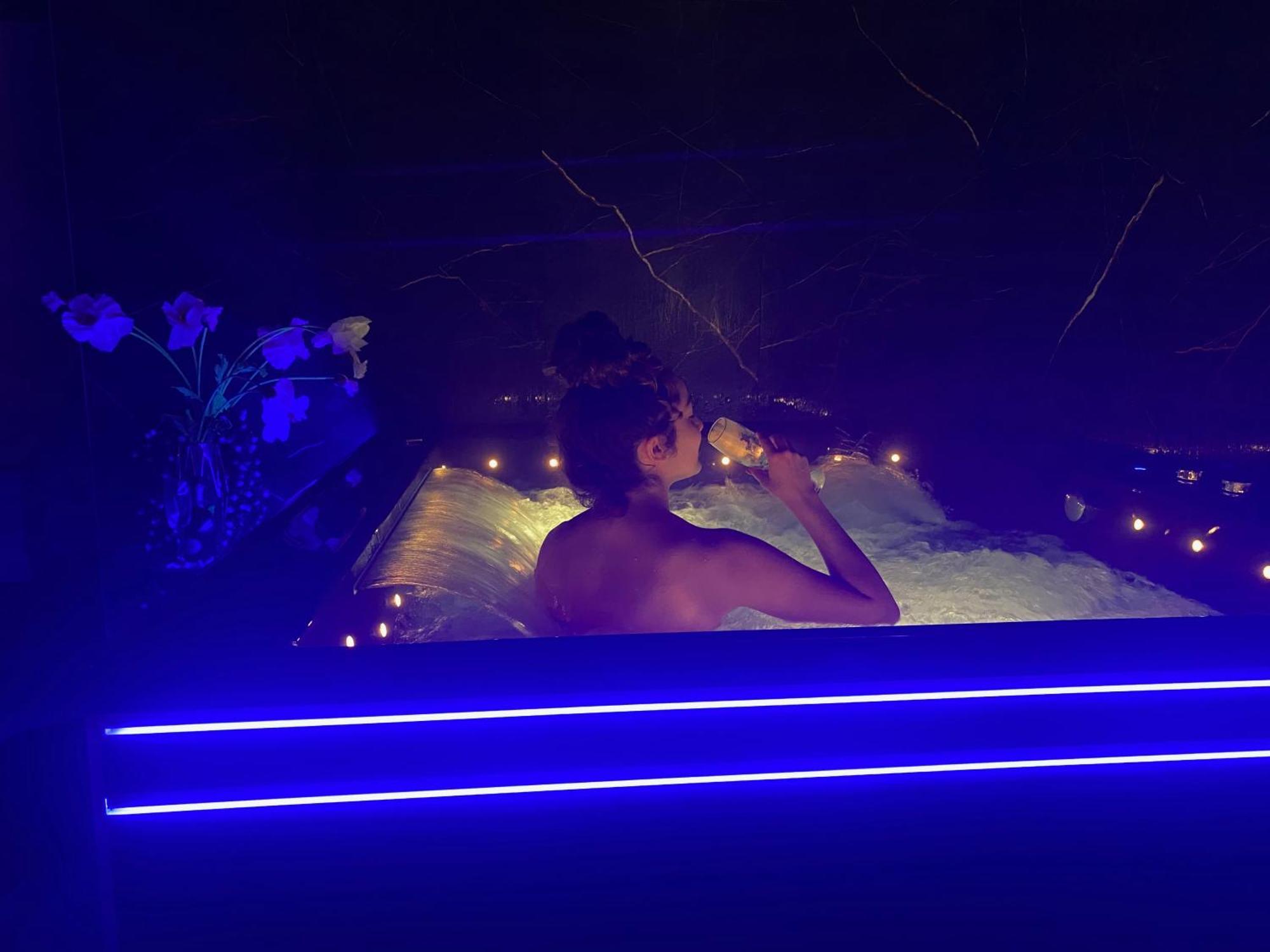 La Ronde Des Bois - Romance Et Bien Etre - Jacuzzi Privatif-Piscine-Patio Mellecey المظهر الخارجي الصورة